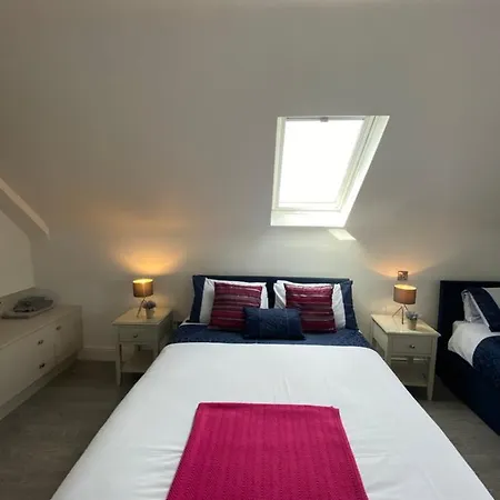 Pier House Luxury Apartment