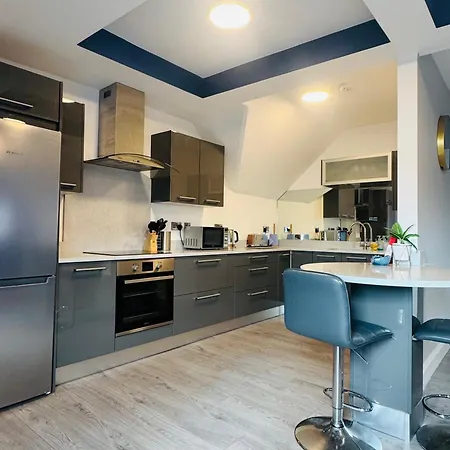 Pier House Luxury Daire *